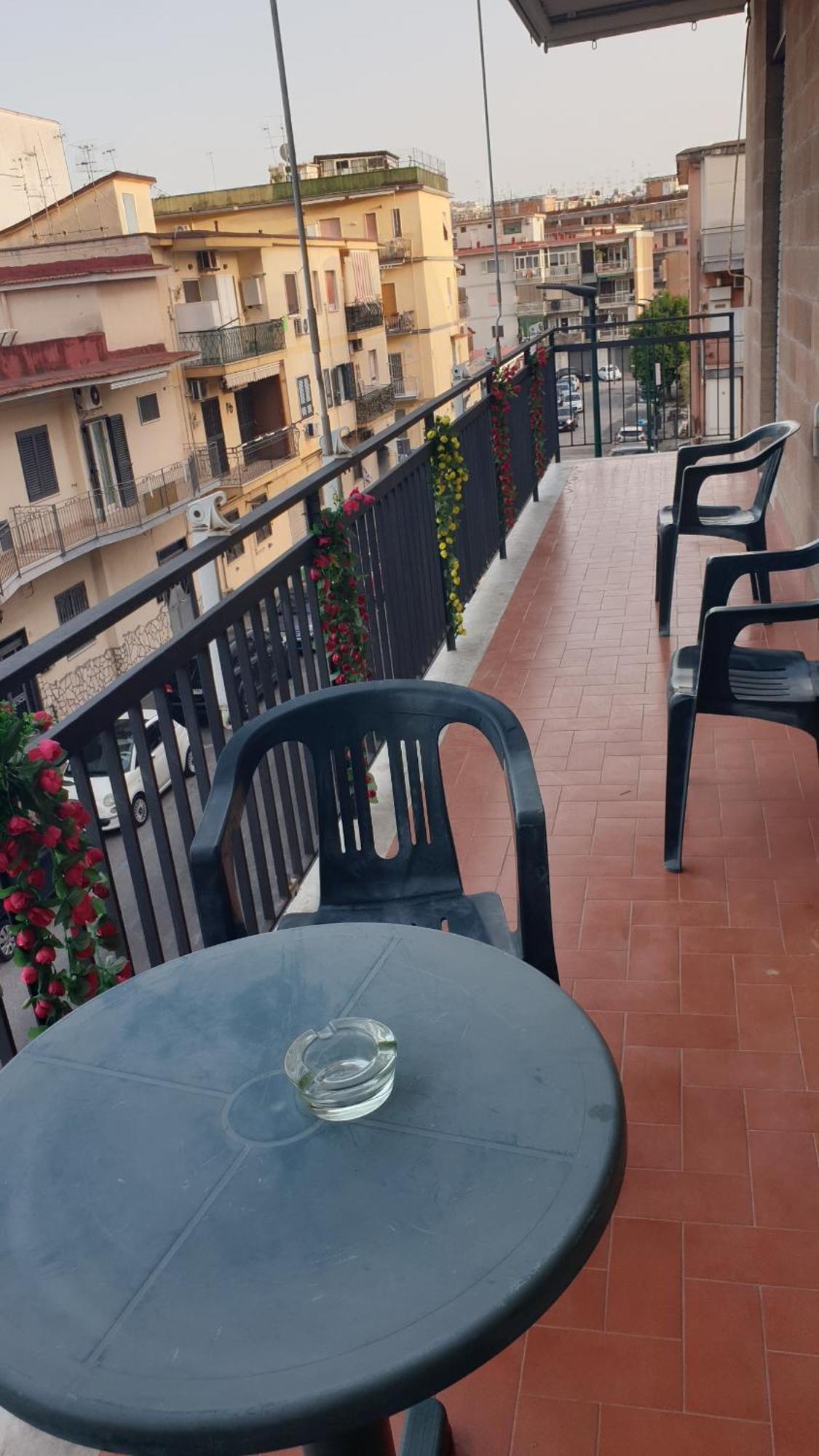 Napoli Stadio - 3 Bedrooms - 2 Bathrooms - Free Park Kültér fotó