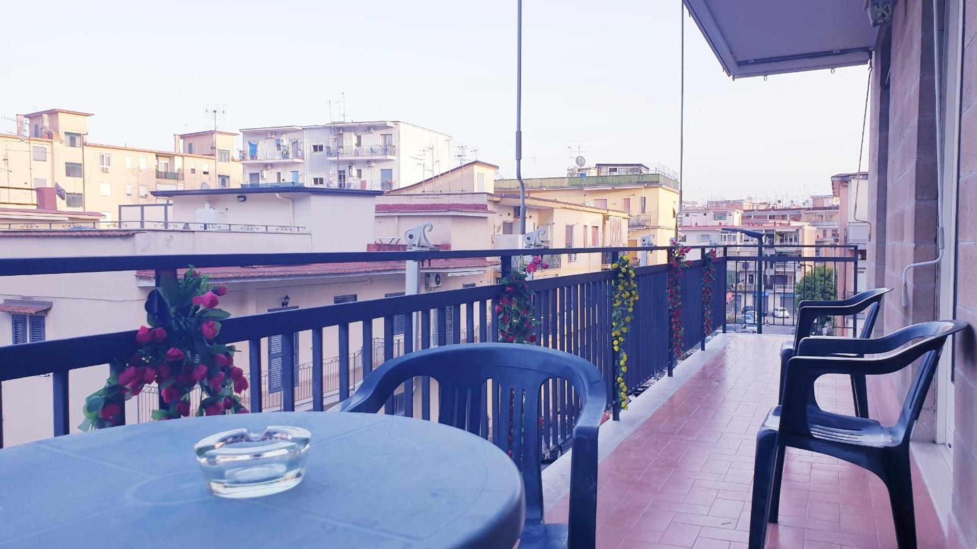 Napoli Stadio - 3 Bedrooms - 2 Bathrooms - Free Park Kültér fotó